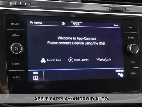 Used 2022 Volkswagen Tiguan SE R-Line image 8