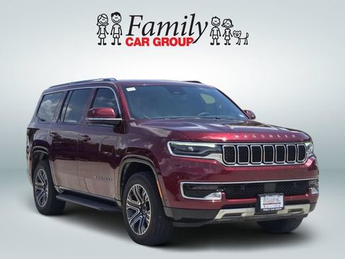 Used 2022 Jeep Wagoneer Series III RWD image 2