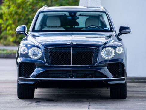 Used 2024 Bentley Bentayga image 14