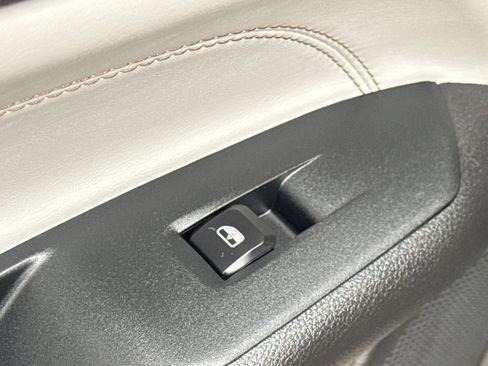 Used 2024 Jeep Compass Limited image 30