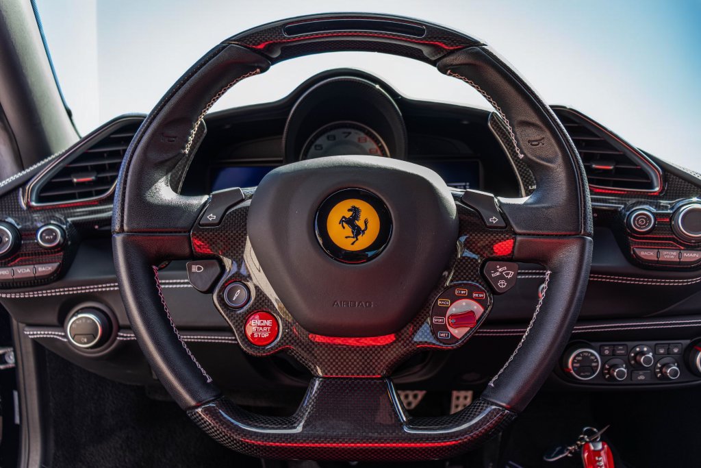 Certified 2018 Ferrari 488 GTB RWD image 4