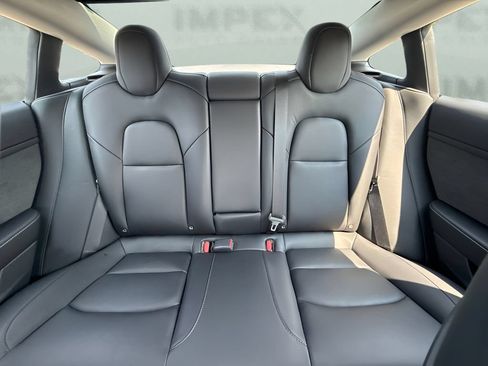Used 2022 Tesla Model 3 RWD image 7