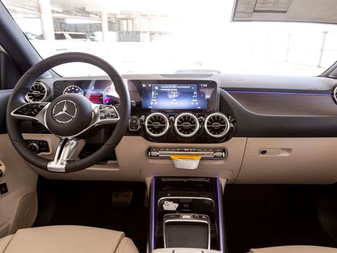 Used 2026 Mercedes-Benz GLA 250 image 14