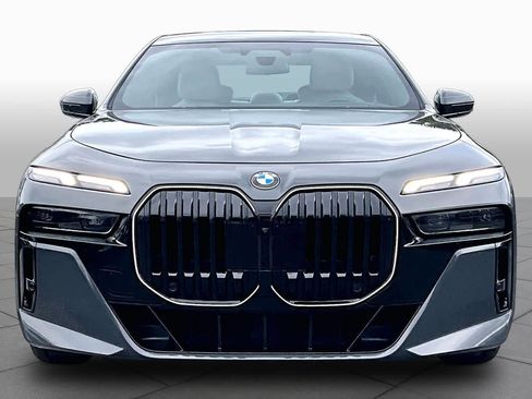 Certified 2026 BMW 740i xDrive AWD/4WD image 4