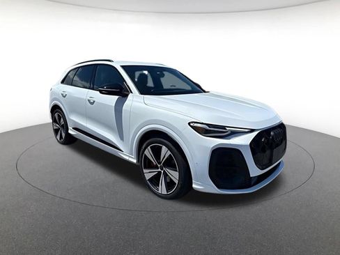 New 2026 Audi SQ5 Prestige AWD/4WD image 1