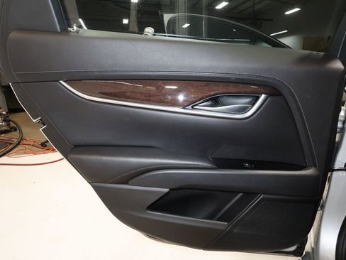 Used 2017 Cadillac XTS Luxury image 11