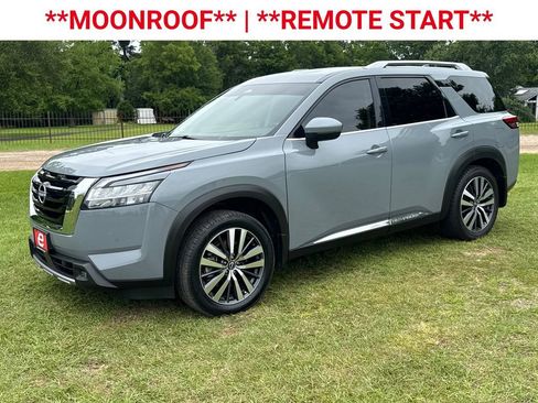 Used 2022 Nissan Pathfinder Platinum w/ Cargo Package FWD image 3