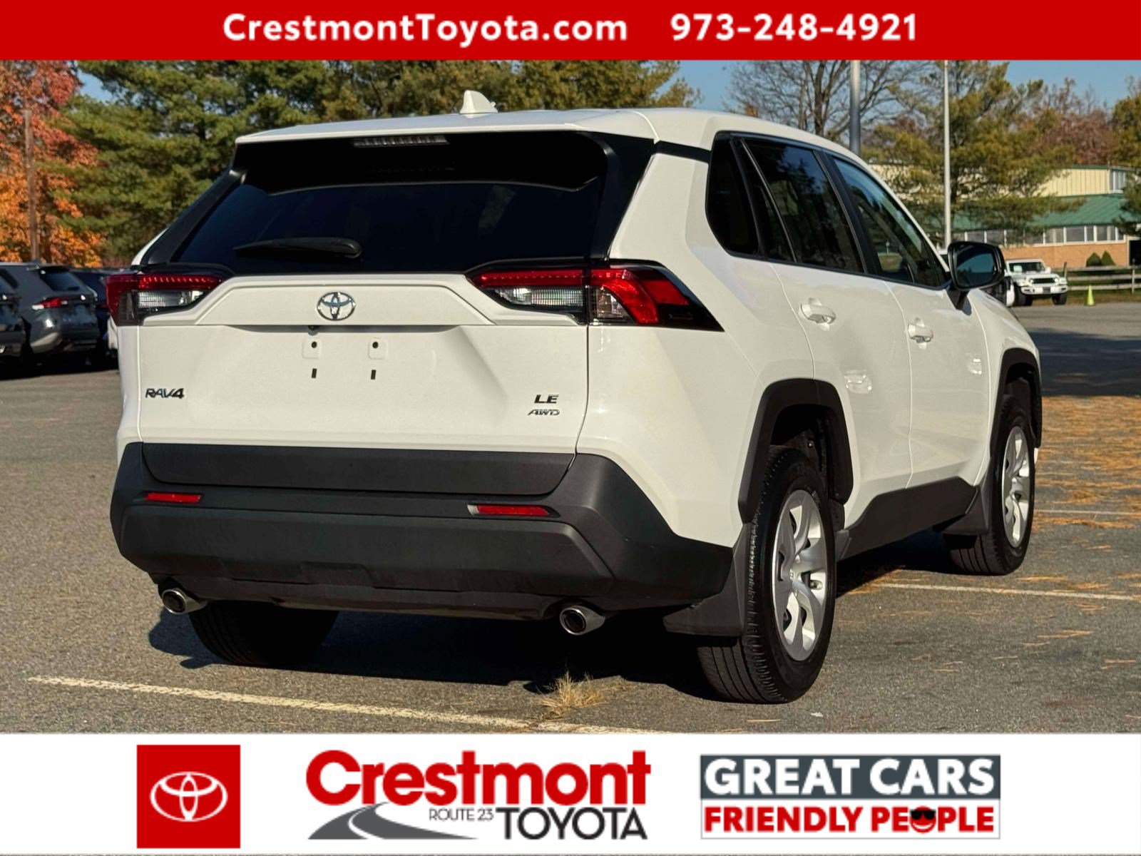 Used 2024 Toyota RAV4 LE AWD/4WD image 3