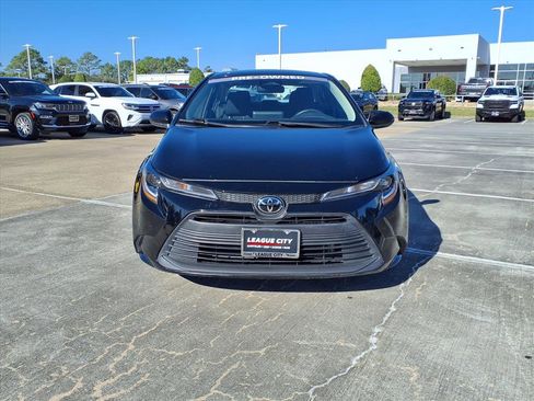 Used 2025 Toyota Corolla LE image 5