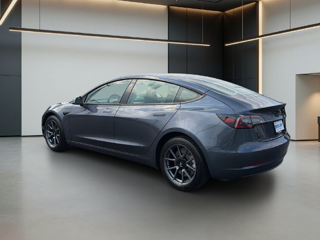 Used 2023 Tesla Model 3 Standard Range RWD image 3