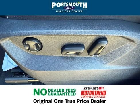 Used 2025 Volkswagen Atlas SE image 23