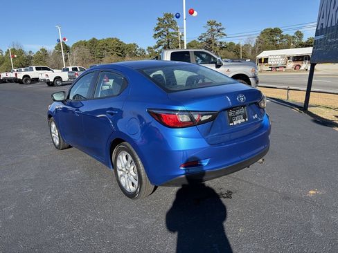 Used 2017 Toyota Yaris iA image 5