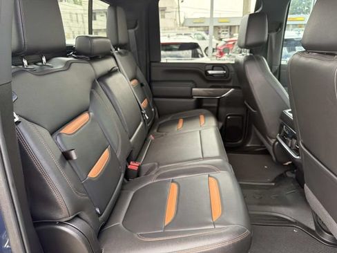 Used 2022 GMC Sierra 2500 AT4 w/ AT4 Premium Plus Package AWD/4WD image 12