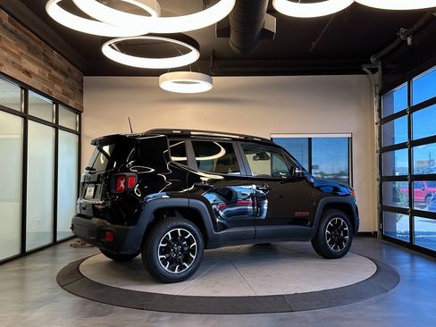 Used 2023 Jeep Renegade Trailhawk w/ Trailhawk Elite Group image 3