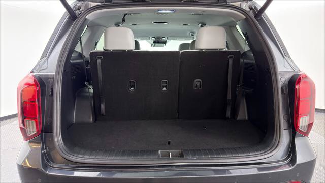 Used 2025 Hyundai Palisade SEL FWD image 19