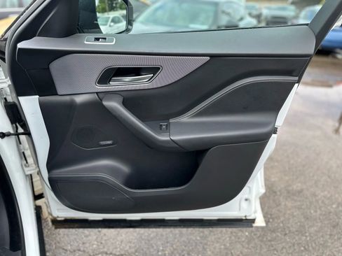 Used 2019 Jaguar F-PACE S image 21