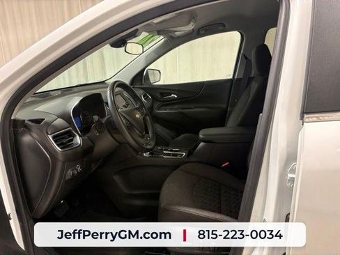 Used 2024 Chevrolet Equinox LT FWD image 12