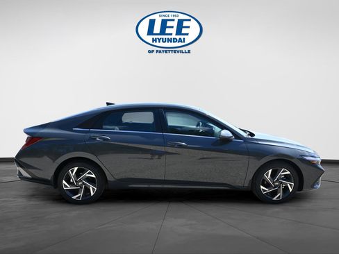 New 2025 Hyundai Elantra Limited image 2