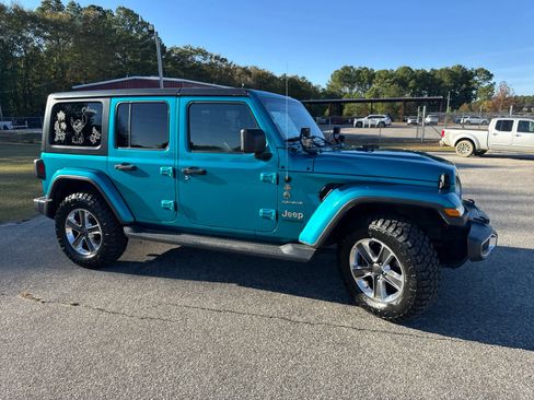 Used 2020 Jeep Wrangler Unlimited Sahara w/ Uconnect 4C Nav & Sound Group image 9