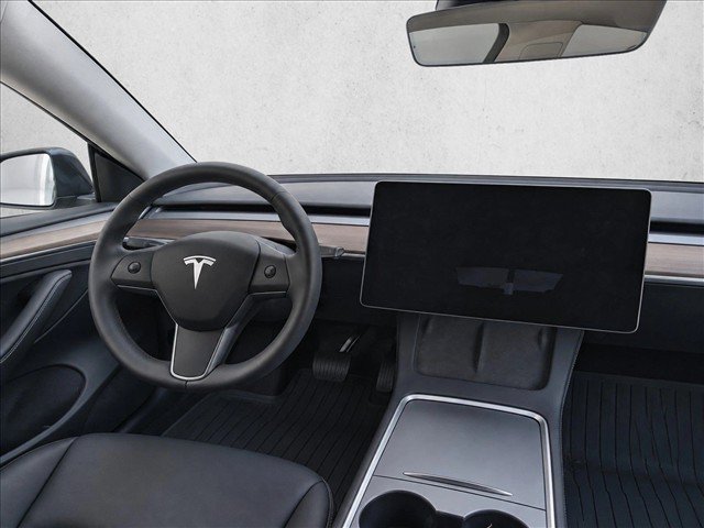 Used 2025 Tesla Model Y Long Range AWD/4WD image 28