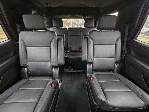 Used 2022 Chevrolet Tahoe Z71 w/ Luxury Package AWD/4WD image 29