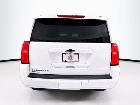 Used 2018 Chevrolet Suburban LT image 8