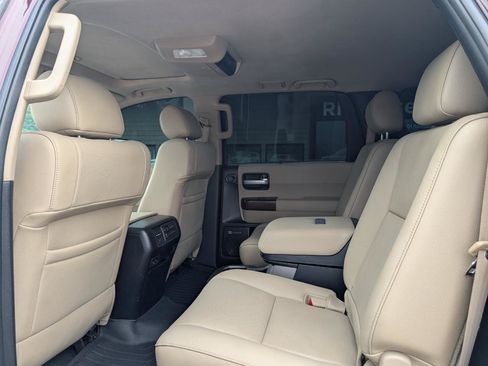 Used 2014 Toyota Sequoia Platinum RWD image 15