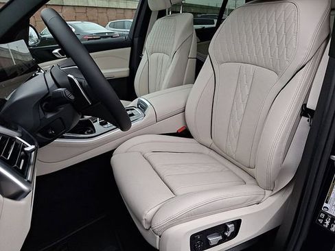 Used 2026 BMW X5 xDrive40i AWD/4WD image 9