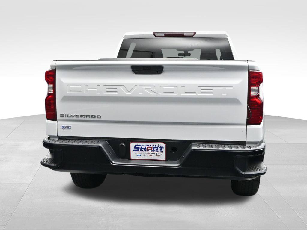 Used 2022 Chevrolet Silverado 1500 W/T w/ WT Convenience Package AWD/4WD image 4