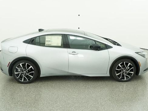 New 2026 Toyota Prius Plug-In Hybrid FWD image 11