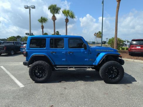 Used 2022 Jeep Wrangler Unlimited Rubicon w/ Xtreme Recon 35" Tire Package AWD/4WD image 3