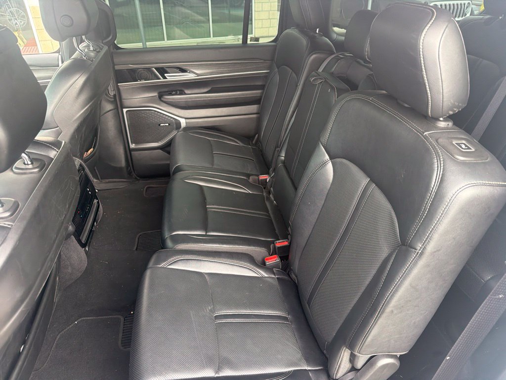 Used 2023 Jeep Wagoneer Series II AWD/4WD image 11