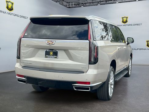 Used 2022 Cadillac Escalade ESV Premium Luxury RWD image 5