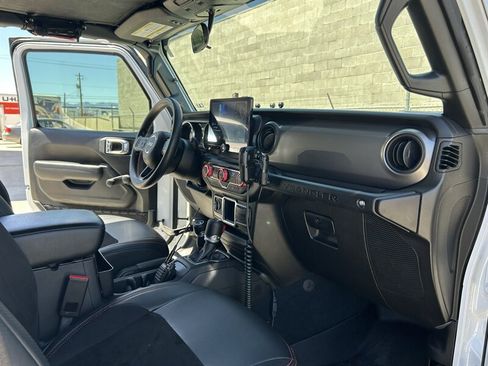 Used 2022 Jeep Wrangler Sport AWD/4WD image 27