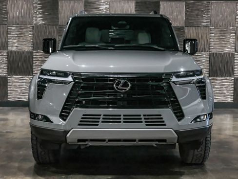 Used 2024 Lexus GX 550 AWD/4WD image 6