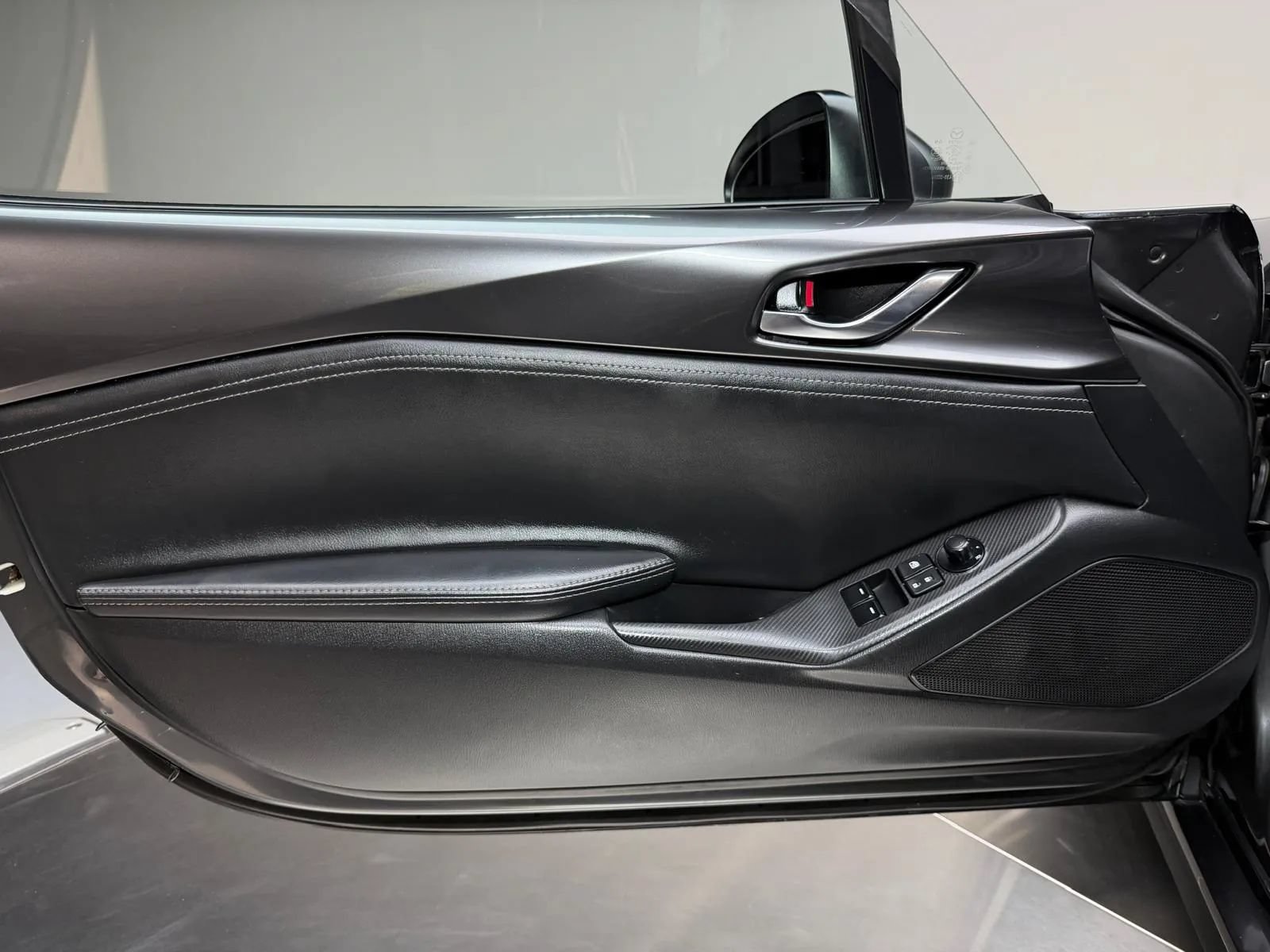 Used 2022 MAZDA MX-5 Miata RF Grand Touring RWD image 18