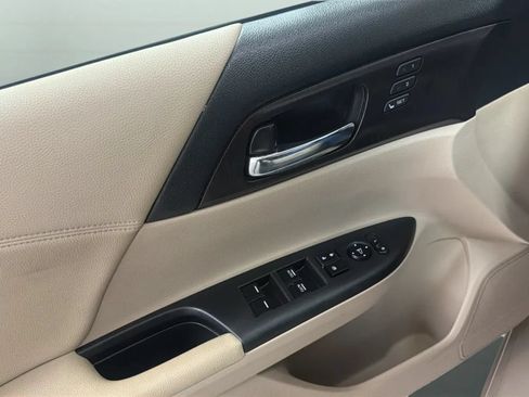 Used 2013 Honda Accord EX-L image 17