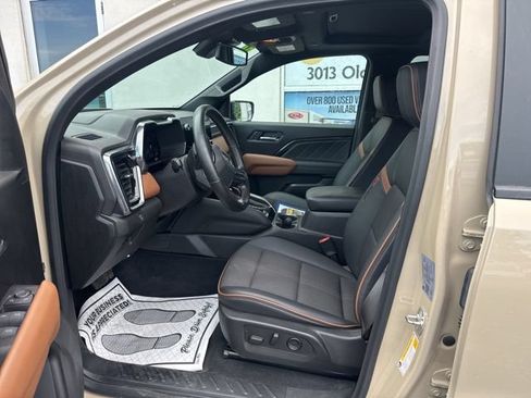 Used 2024 GMC Canyon AT4 AWD/4WD image 8