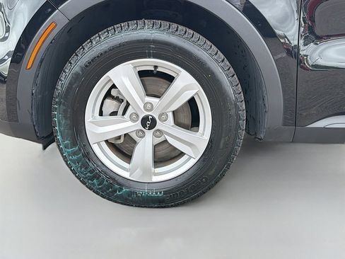 Used 2023 Kia Sorento LX FWD image 40
