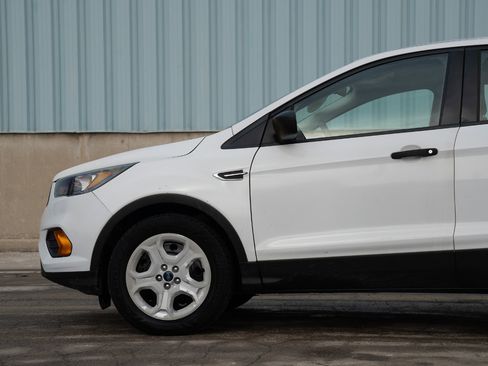 Used 2019 Ford Escape S image 7