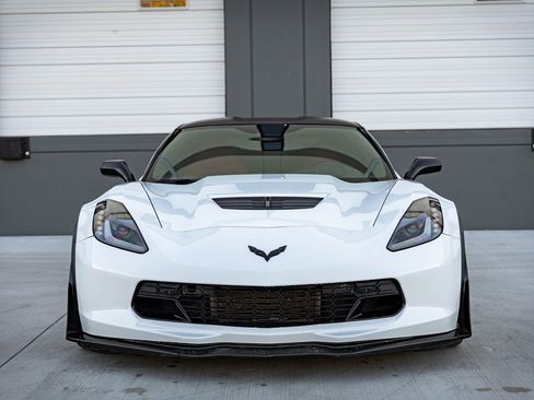 Used 2017 Chevrolet Corvette Z06 image 3