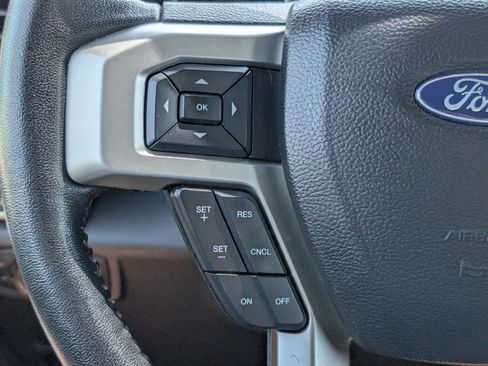 Used 2020 Ford F250 Lariat w/ Lariat Value Package AWD/4WD image 18