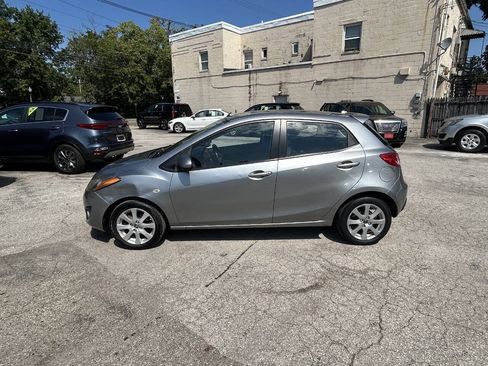 Used 2013 MAZDA MAZDA2 Touring FWD image 4