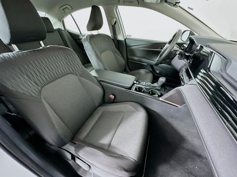 Used 2025 Toyota Camry LE FWD image 31