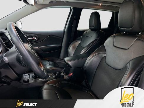 Used 2019 Jeep Cherokee Latitude Plus w/ Comfort/Convenience Group image 20