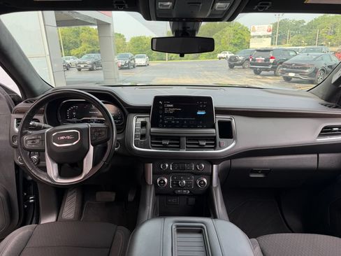 Used 2022 GMC Yukon XL SLE w/ Gmc Pro Safety Plus Package AWD/4WD image 13