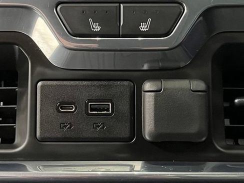 Used 2021 GMC Sierra 3500 Denali w/ Denali Ultimate Package AWD/4WD image 44