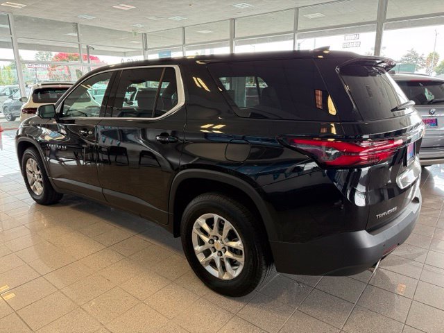 Used 2022 Chevrolet Traverse LS FWD image 6