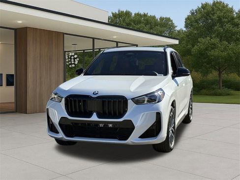 Certified 2023 BMW X1 xDrive28i w/ M Sport Package image 3
