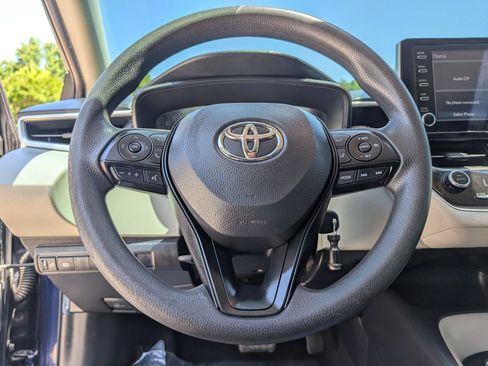 Used 2020 Toyota Corolla LE FWD image 18